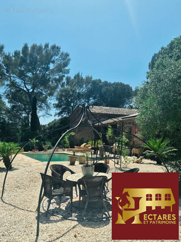 Maison à ROQUEBRUNE-SUR-ARGENS