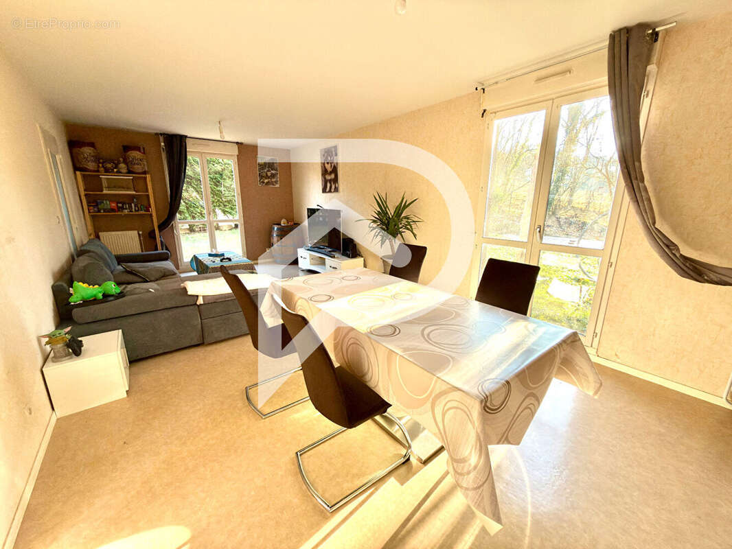 Maison à NEUILLY-SUR-SUIZE