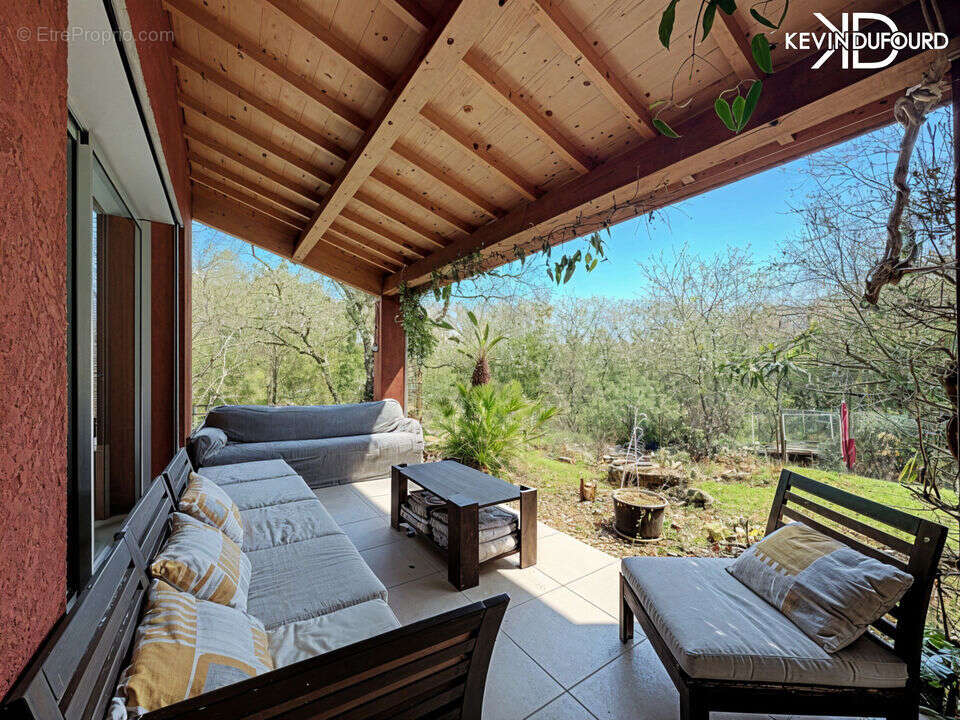 Maison à SAINT-ETIENNE-DE-FONTBELLON