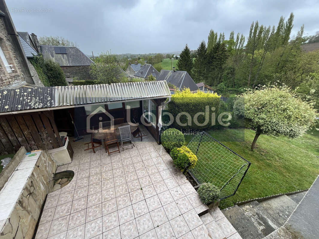 Maison à TESSY-SUR-VIRE