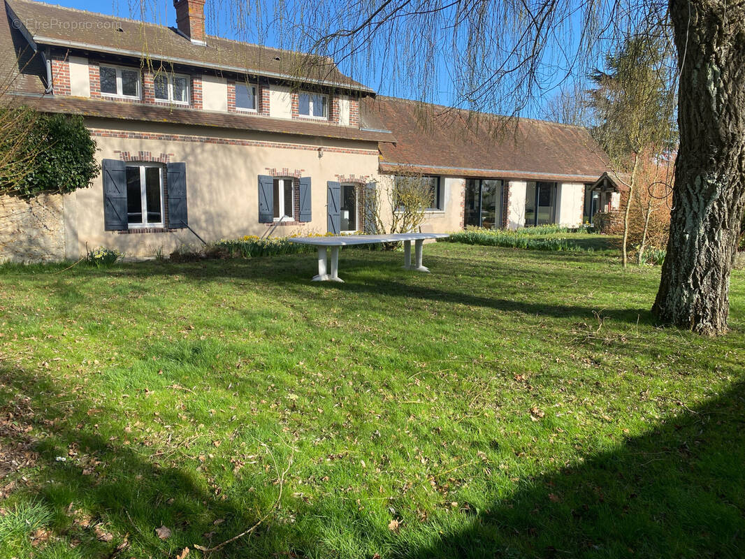 Maison à HOUDAN