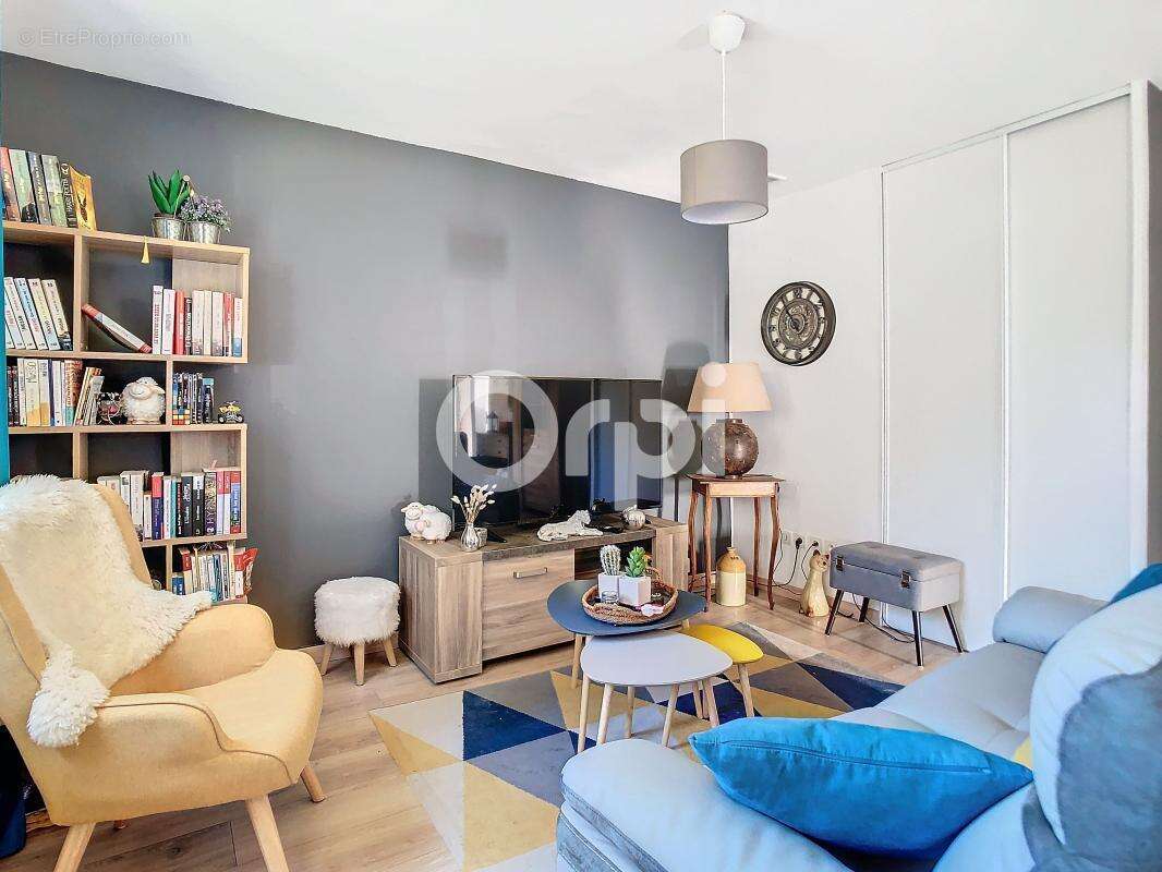 Maison à NOTRE-DAME-DE-SANILHAC