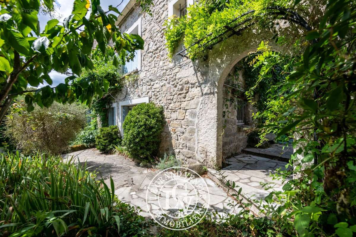 Maison à SAMOIS-SUR-SEINE