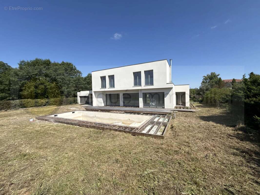 Maison à BRAX