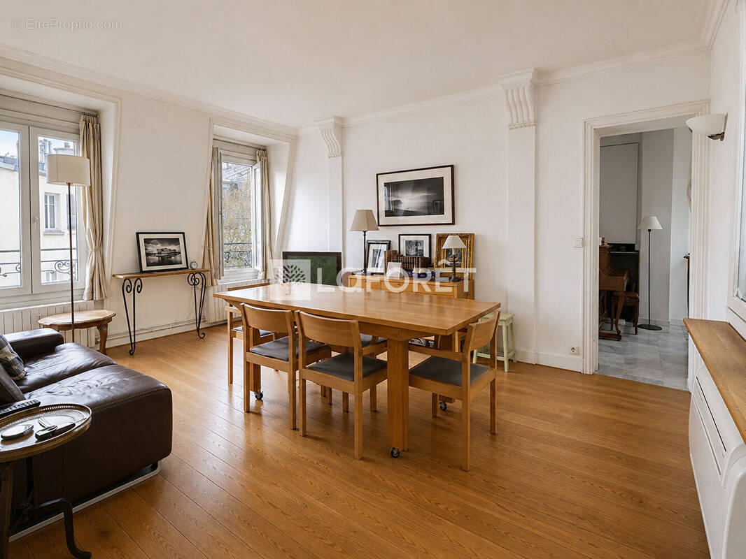 Appartement à NEUILLY-SUR-SEINE