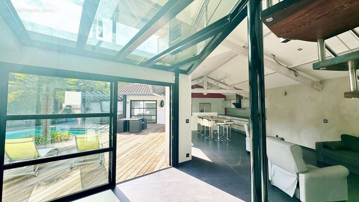 Villa d'architecte de type t5 de 136 m2 avec piscine - photo 12