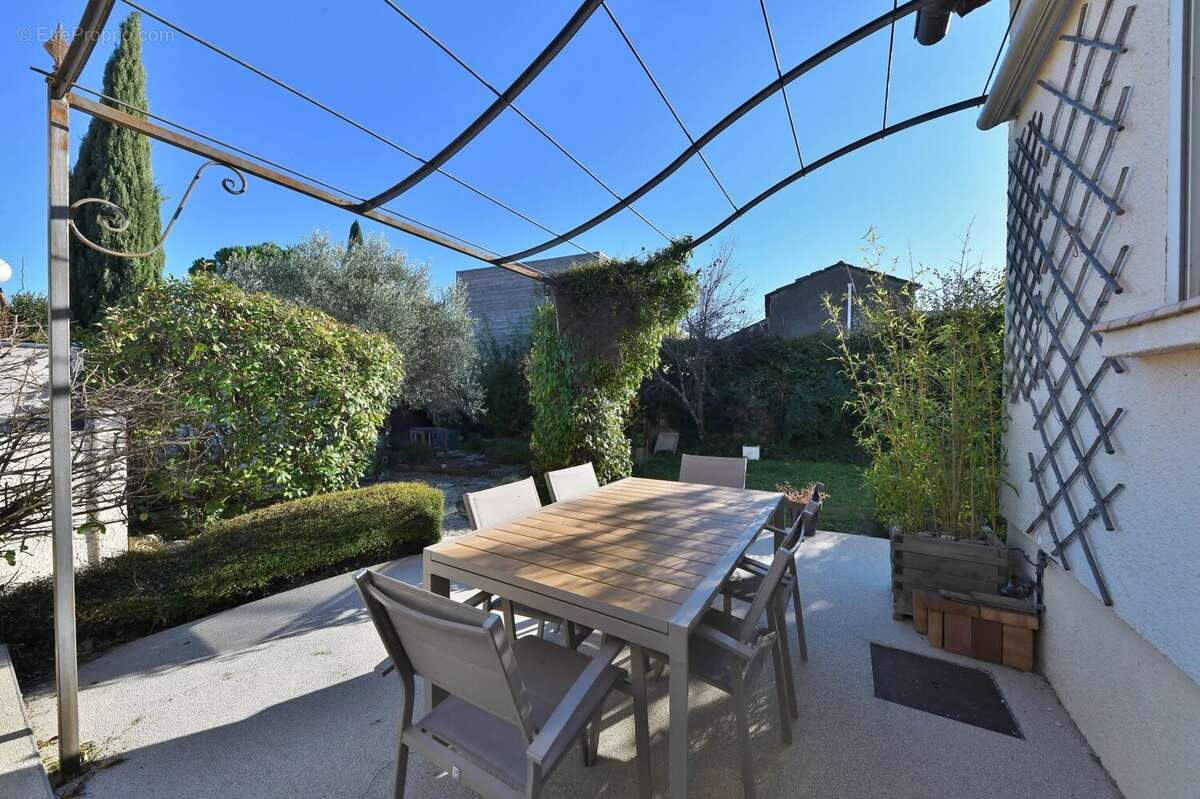 Maison à UZES