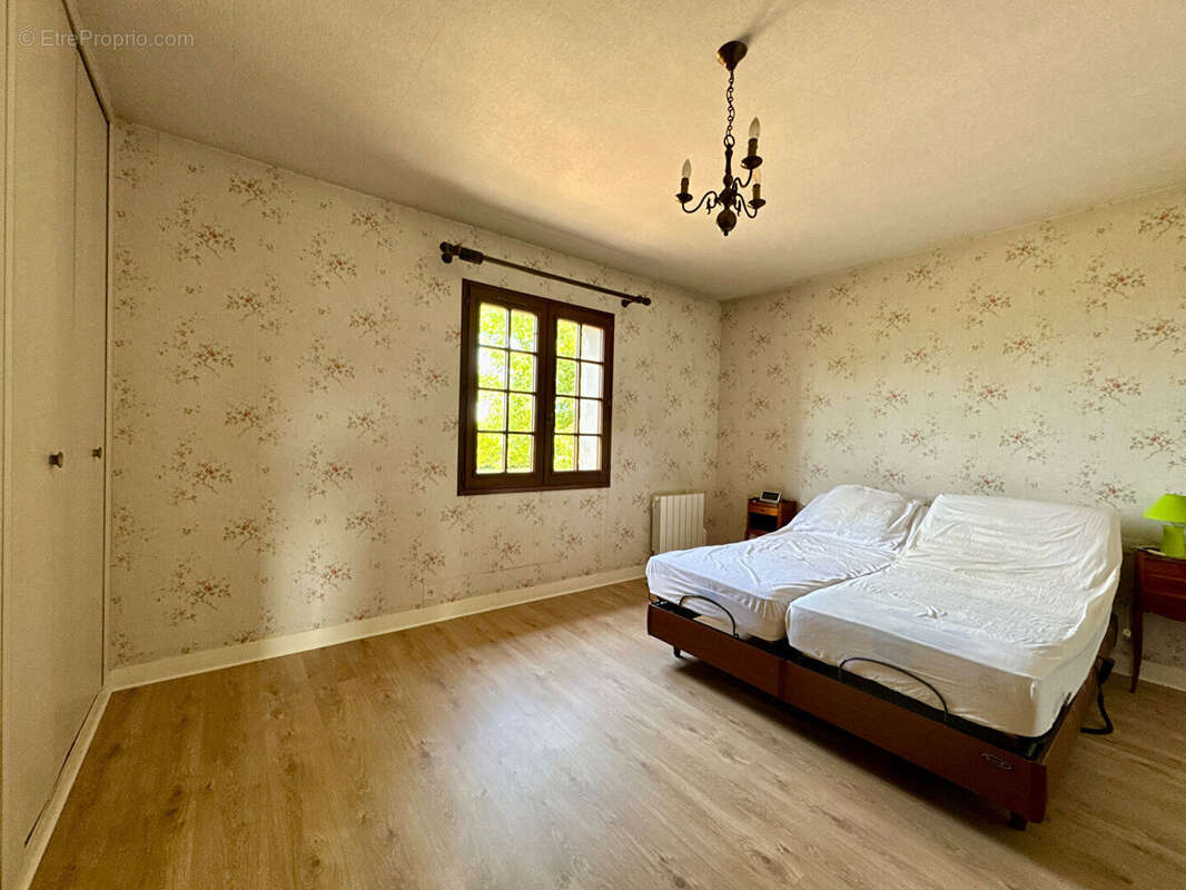 Maison à CROTTES-EN-PITHIVERAIS