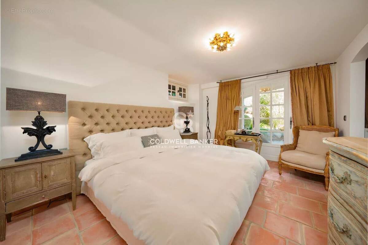 Maison à MANDELIEU-LA-NAPOULE
