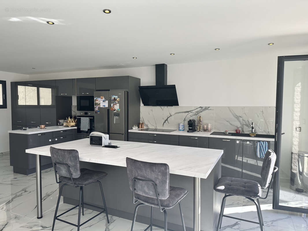 Maison à SAINTE-SAVINE