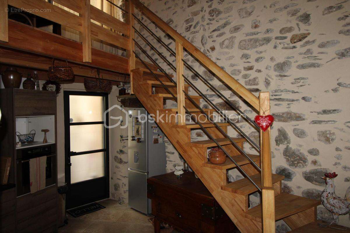 Maison à SAINT-JEAN-DU-BRUEL