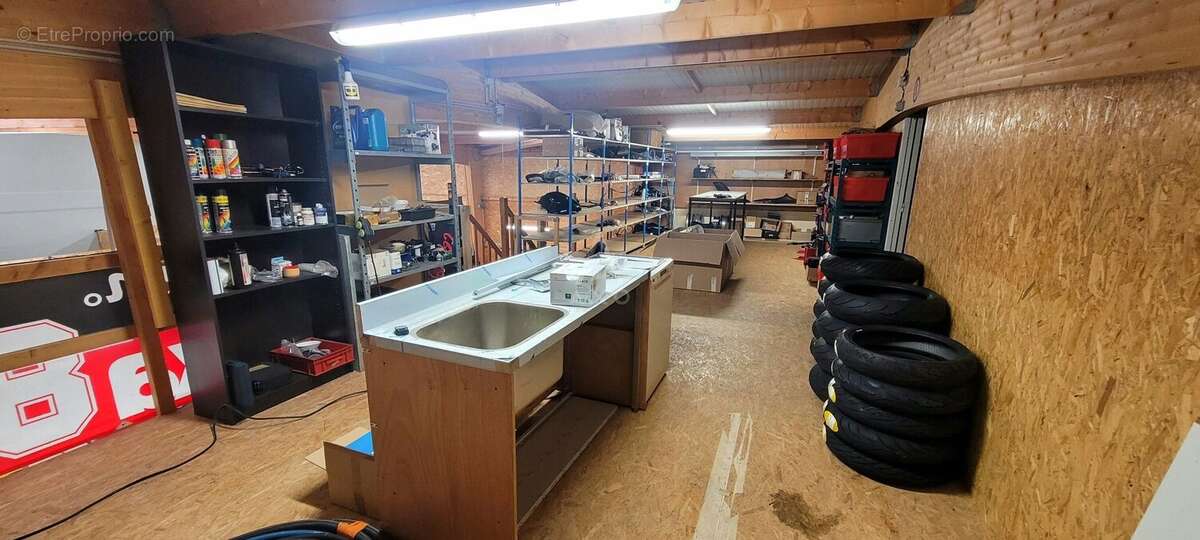 Commerce à LA RENAUDIERE