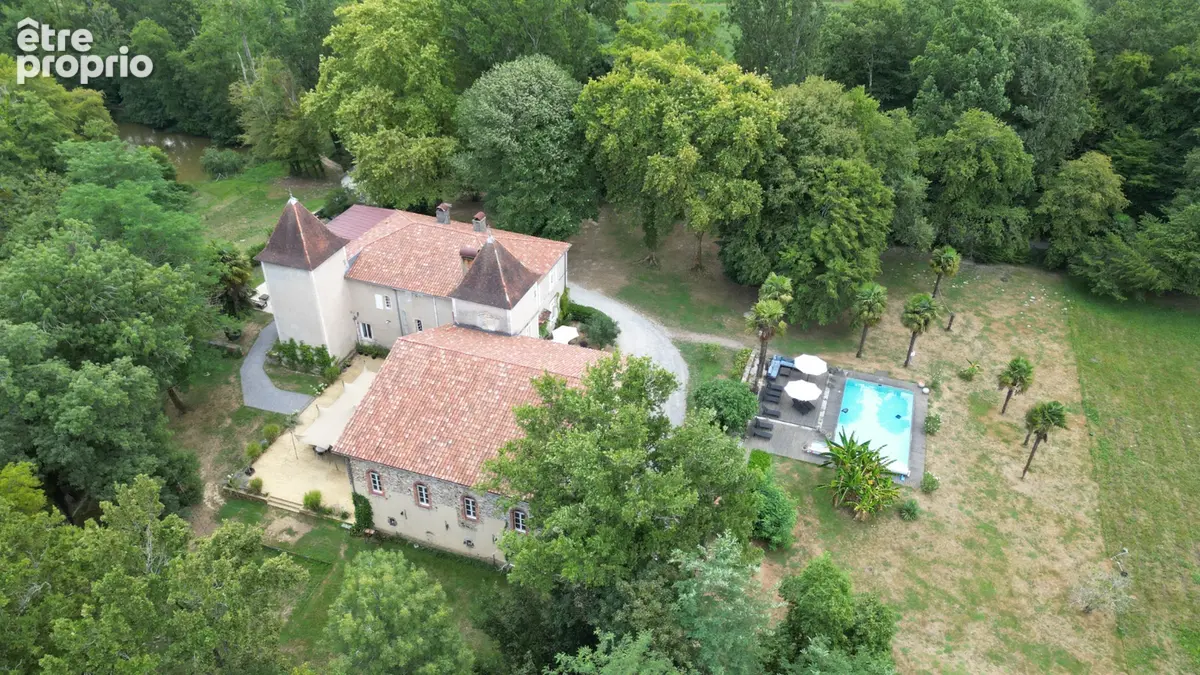 Château de prestige avec activité touristique et événementielle - photo 2