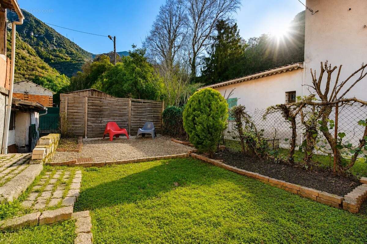 Tournefort (La Courbaisse) Appartement 3p terrasse et jardin - photo 2