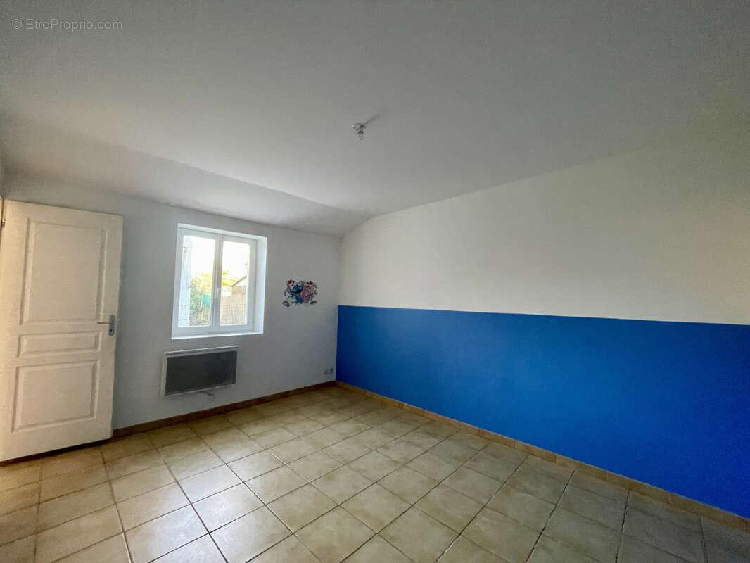 Maison à SAINT-GERMAIN-D&#039;ESTEUIL