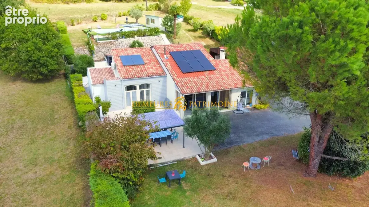 Maison à SAINT-HILAIRE-DE-LUSIGNAN
