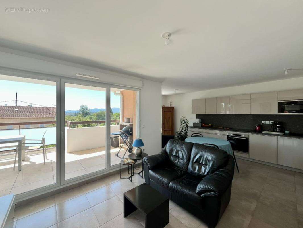 T4 chateau gombert 85m2 + 2 parkings en sous sol + terrasse 41m2 - photo 4