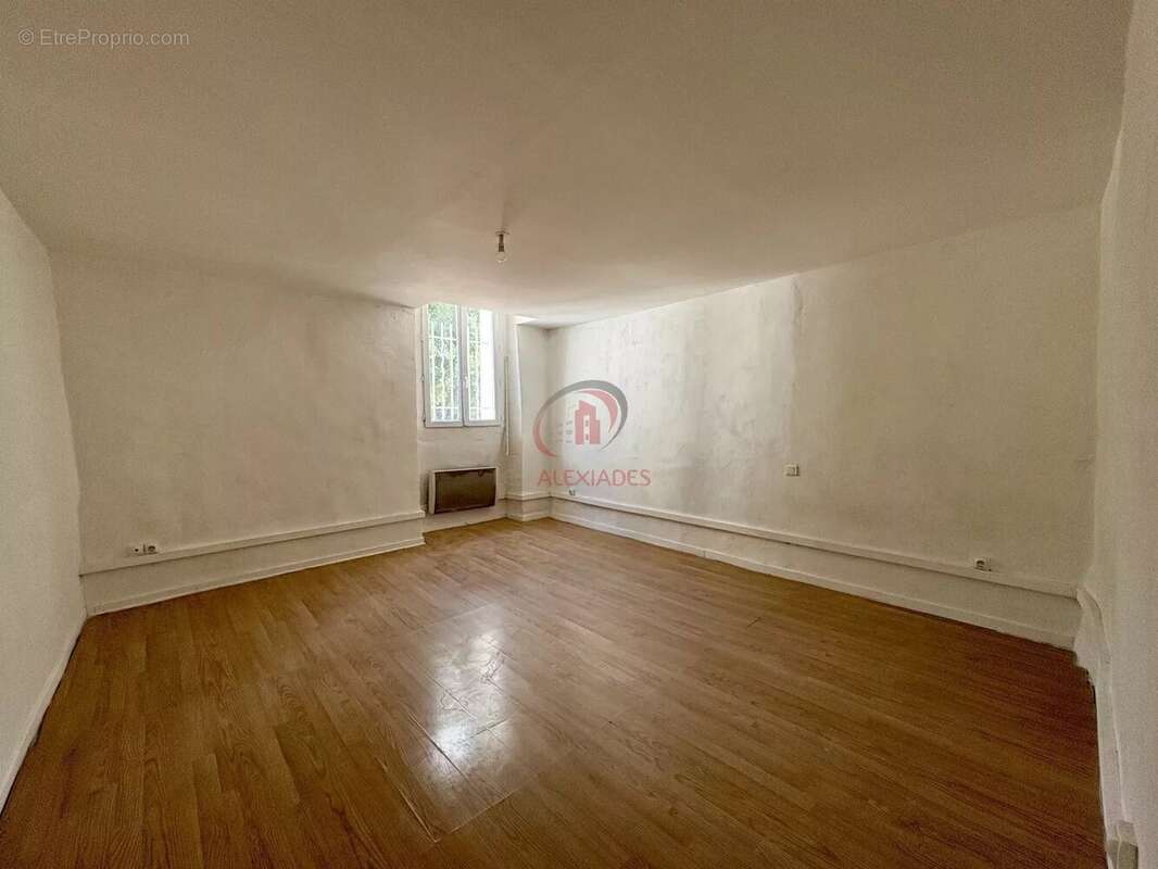 Appartement à SIGNES