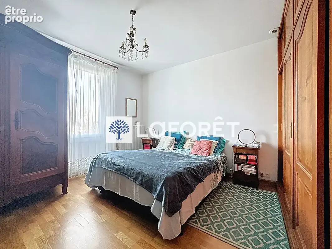 Maison Neyron le Haut, 7 pièces de 192m², terrain de 2423m², piscine, double garage - photo 10