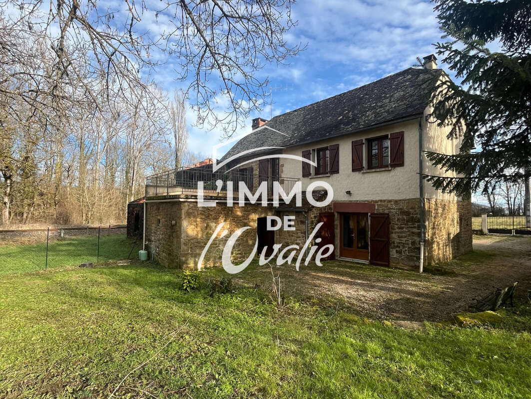 Maison à LES QUATRE-ROUTES-DU-LOT