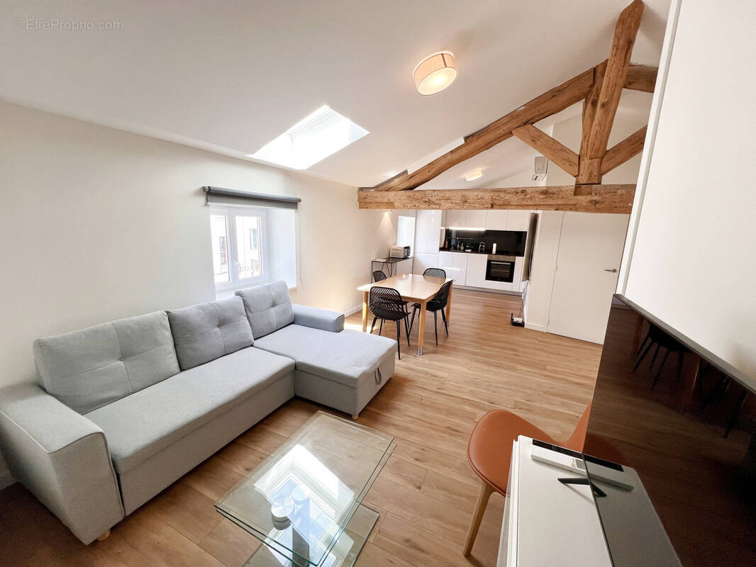 Appartement à CHAMPAGNE-AU-MONT-D'OR