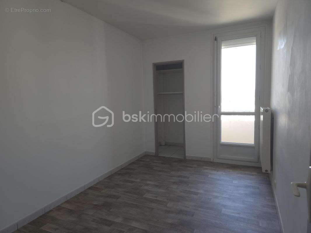 Appartement F3 lumineux avec balcon et vue panoramique – Nocaze- Montélimar - photo 4