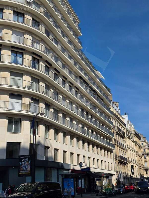 Appartement à PARIS-8E