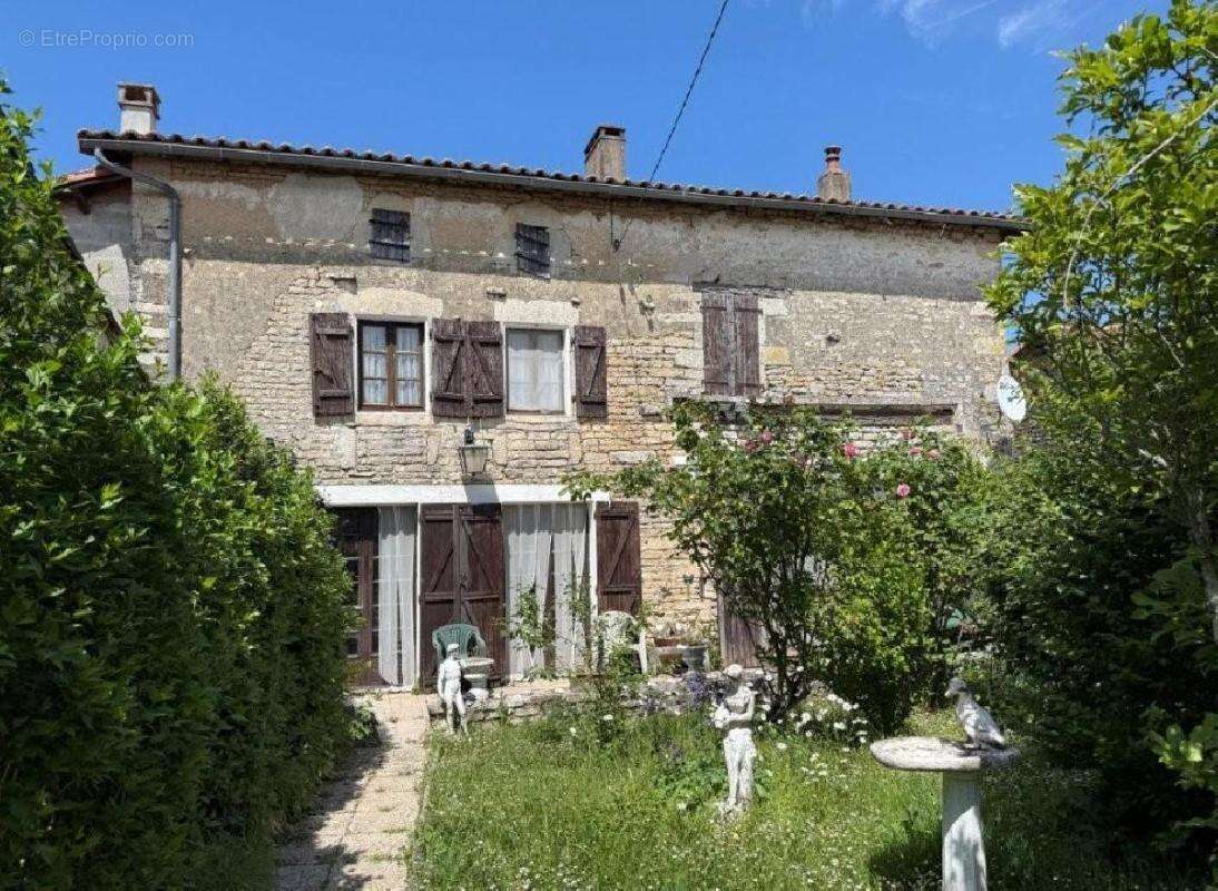 Maison à RUFFEC