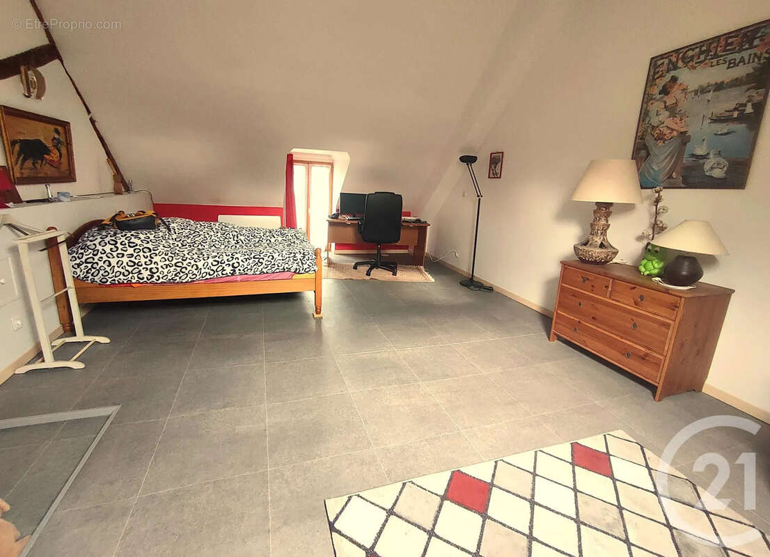 Maison à COSNE-COURS-SUR-LOIRE