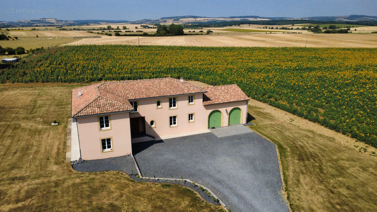 Maison à LOUVIGNY