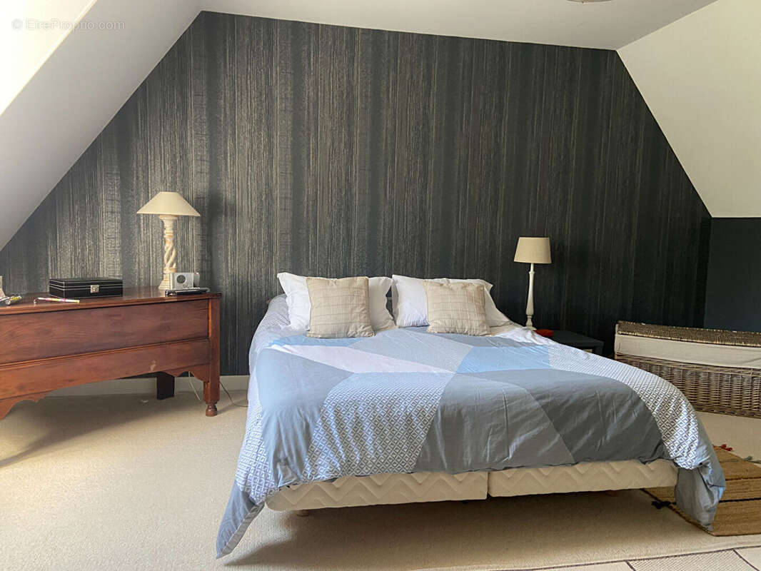 Maison à VARENNES-VAUZELLES