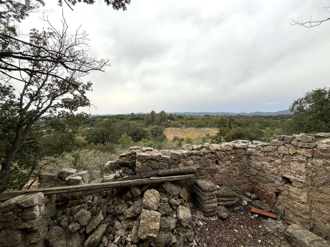 Terrain à SAINT-CHINIAN