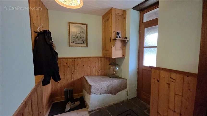 Maison à LUSSAC-LES-EGLISES