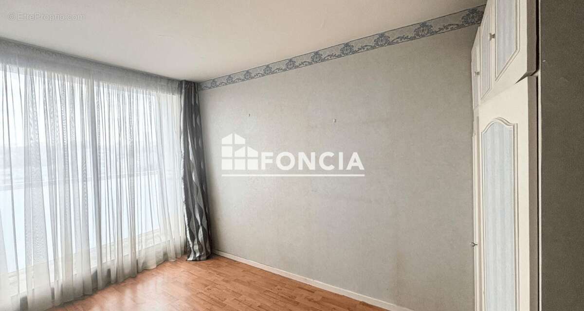 F5 - 79.24 m2+ Cave + Parking Privé - Secteur GARE Savigny/Orge - photo 6