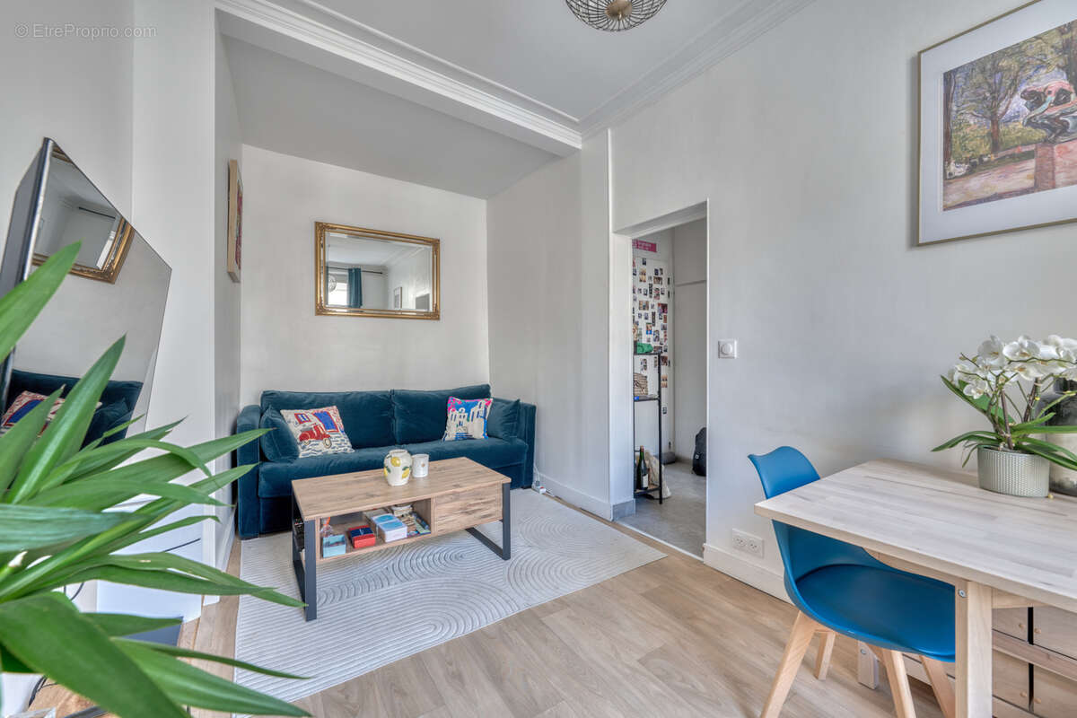 Appartement à PARIS-7E