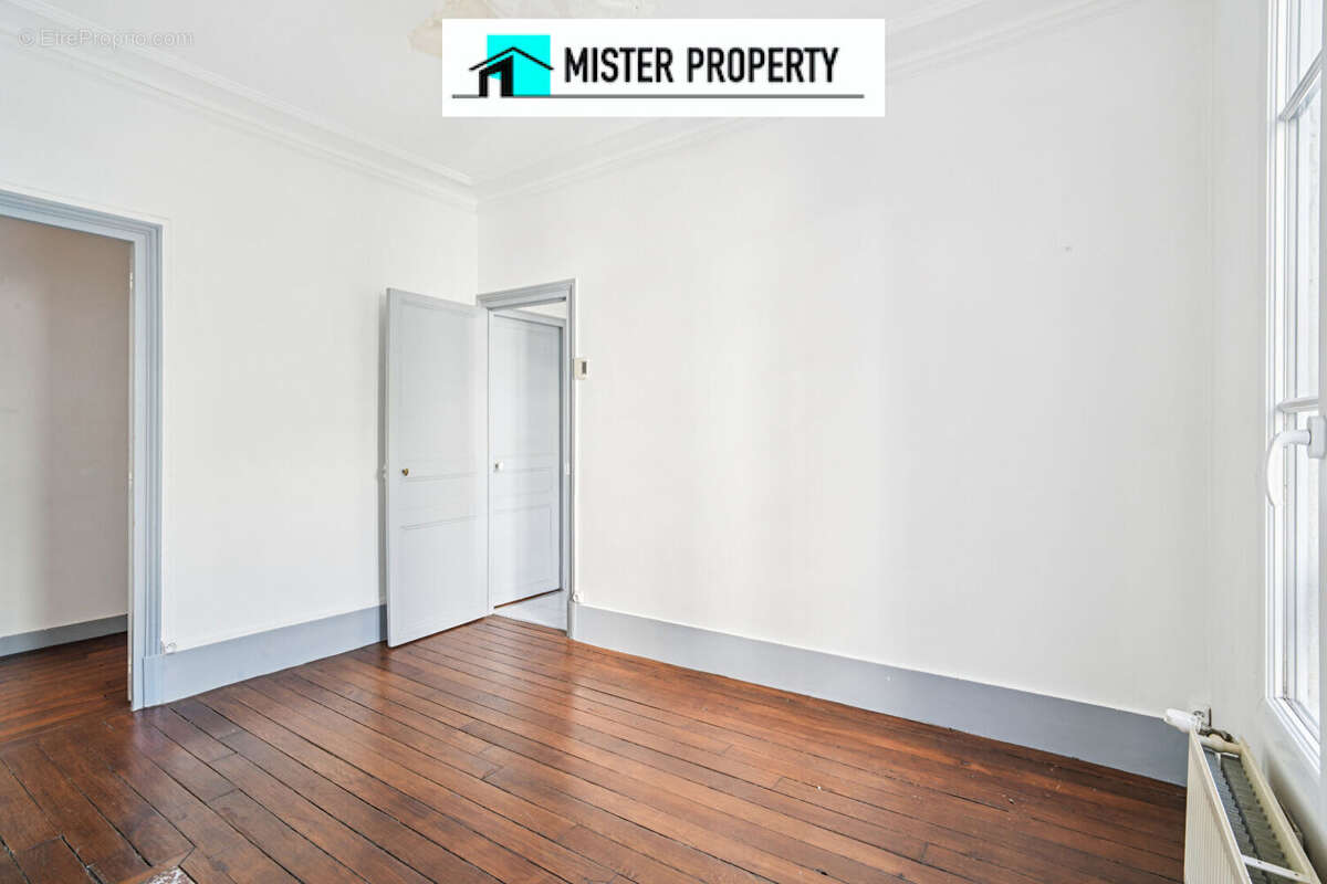 Appartement à LEVALLOIS-PERRET