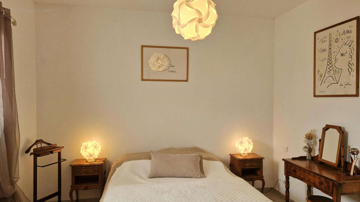 Maison à SAINTE-CECILE-LES-VIGNES