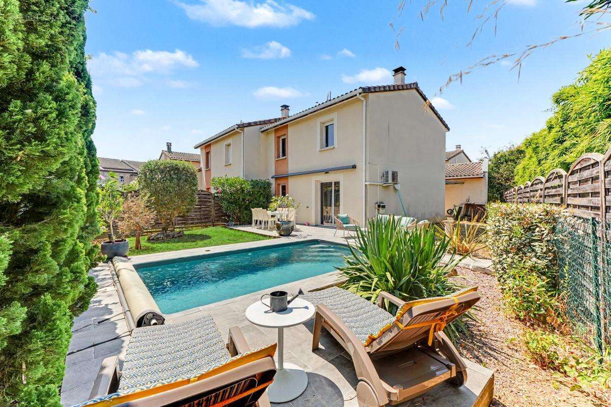 Maison T4 de + 86 m² avec Jardin, Piscine, Garage & Climatisation – Castelginest - photo 3