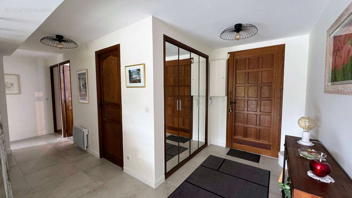 Maison à CHATEAUNEUF-LE-ROUGE