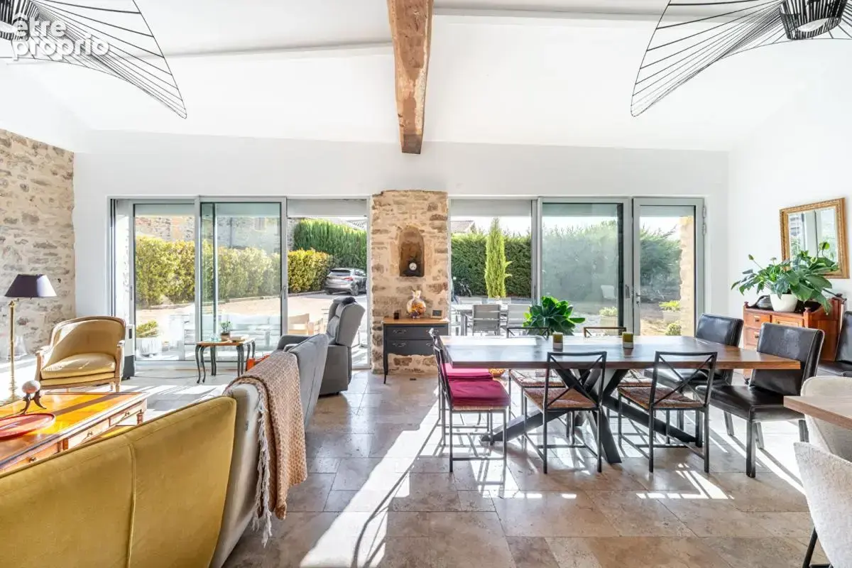 Maison Pierres Dorées entièrement rénovée avec matériaux de qualité - photo 5