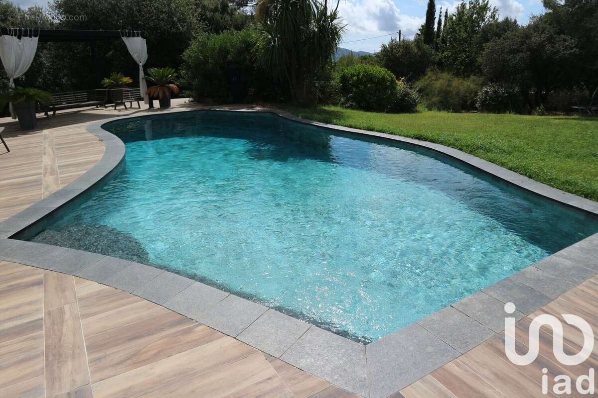 Photo 3 - Maison à LE CASTELLET