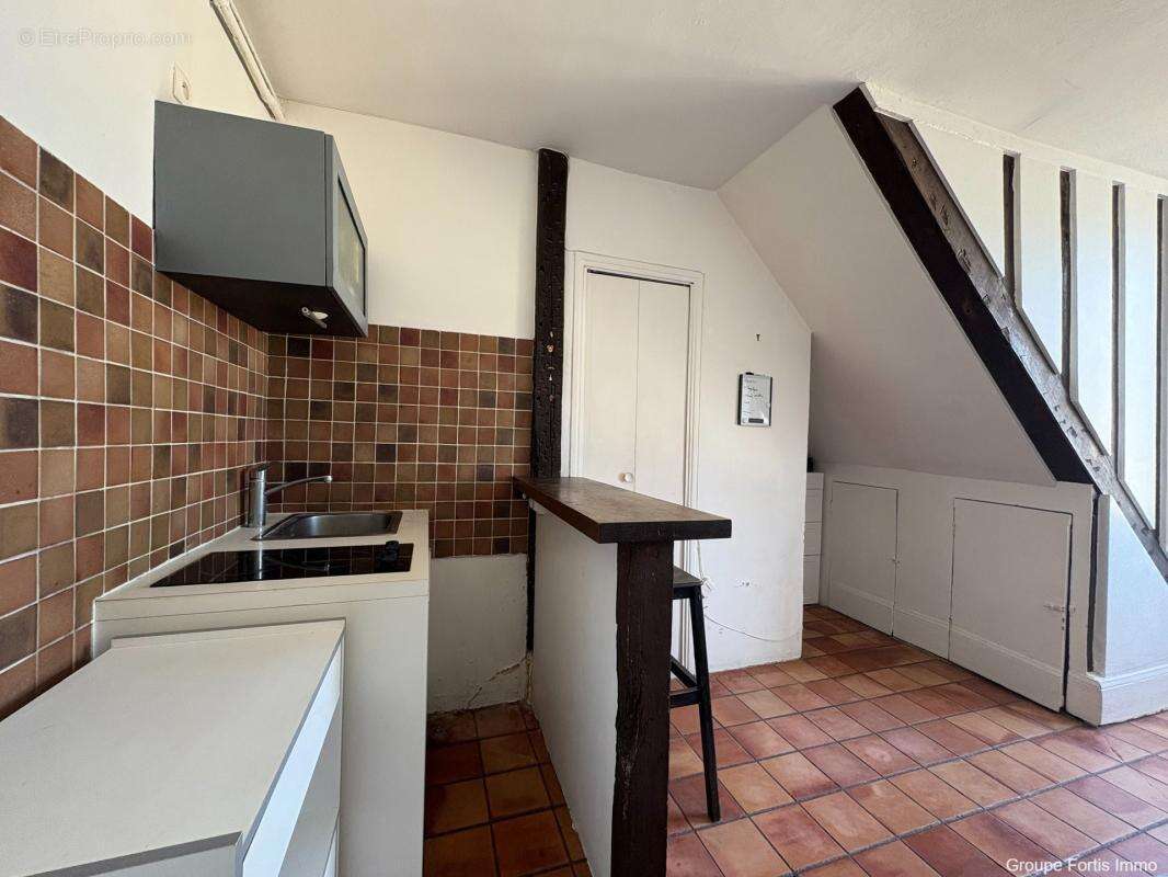 Appartement à PARIS-1E