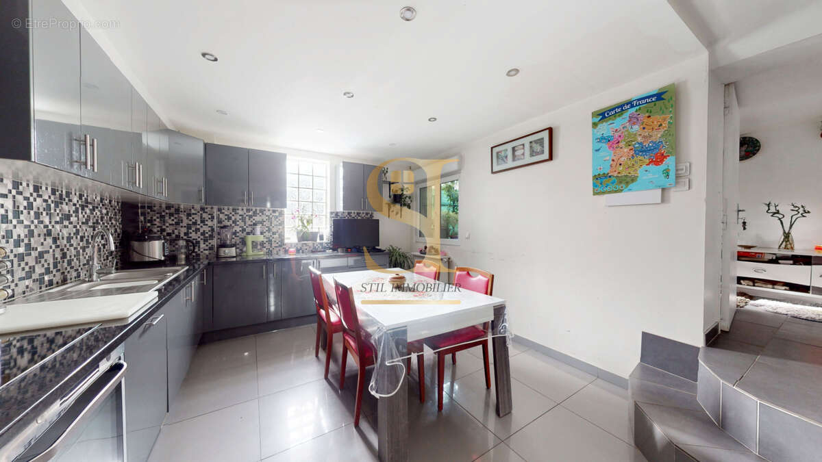 Maison à CHOISY-LE-ROI