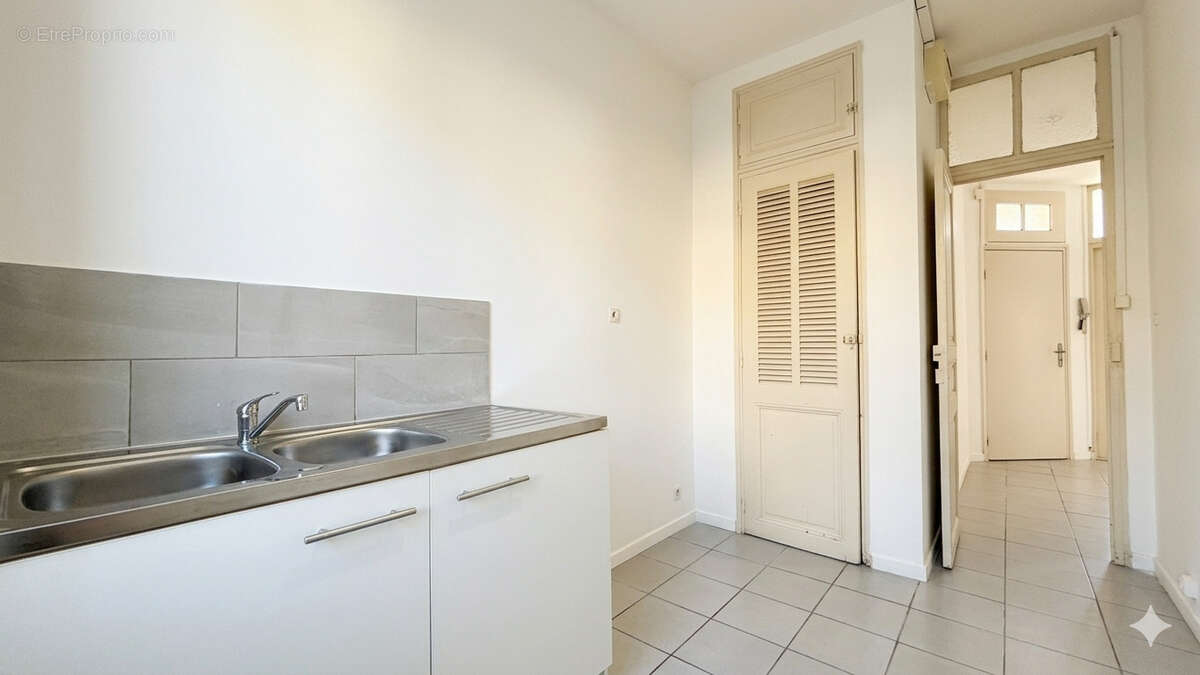 Rez-de-jardin toulon ouest. - photo 2