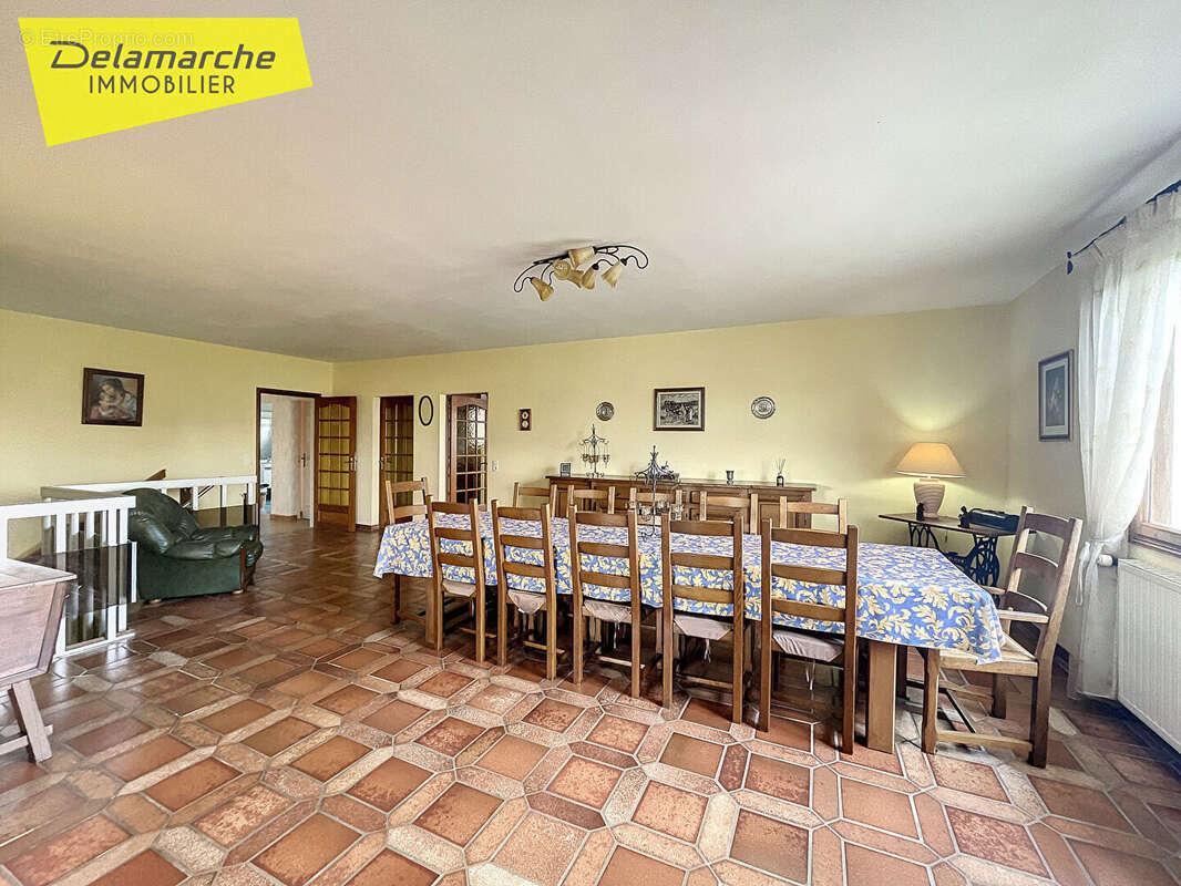 Maison Lingreville  9 pièces - photo 3