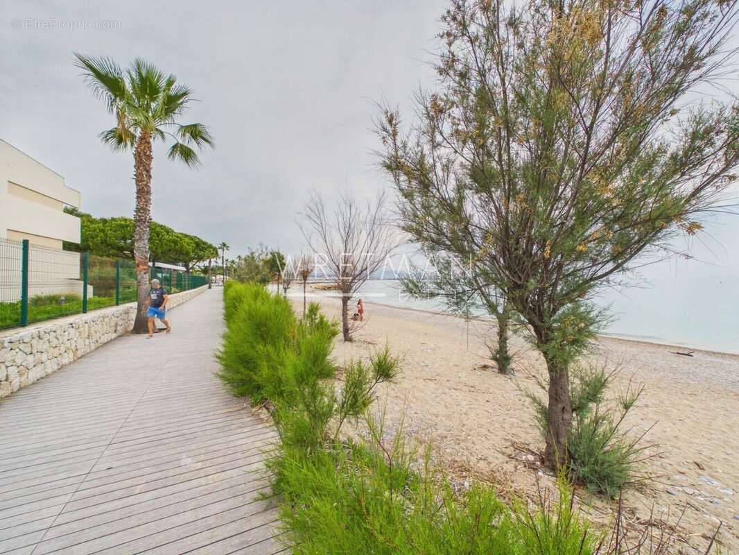 Appartement à VILLENEUVE-LOUBET