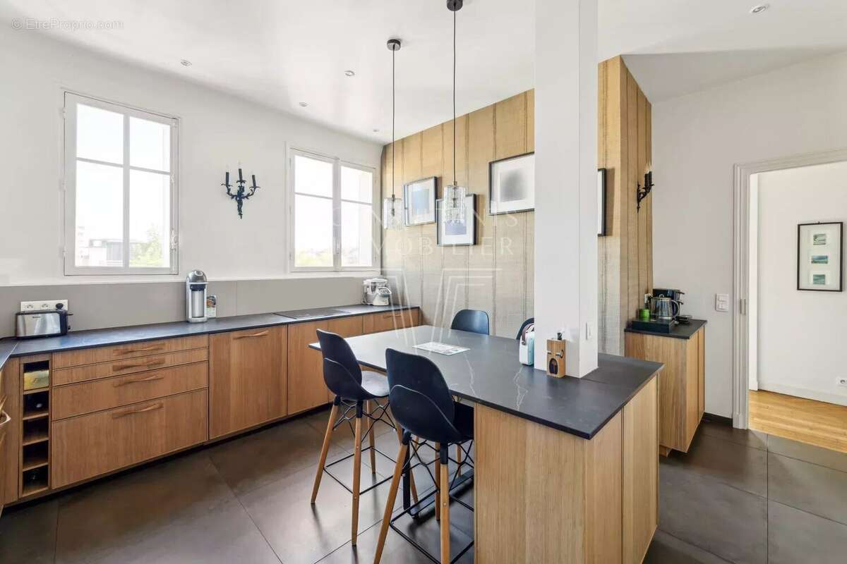 Appartement à NEUILLY-SUR-SEINE