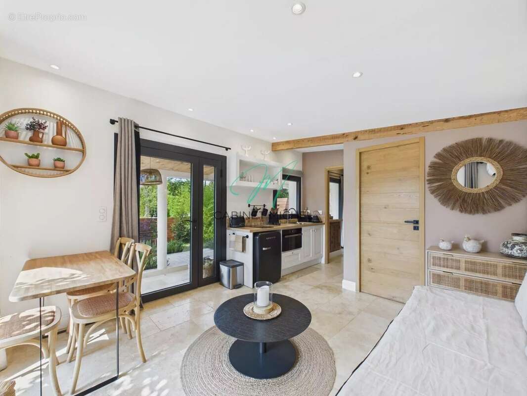 Maison à ROQUEFORT-LES-PINS