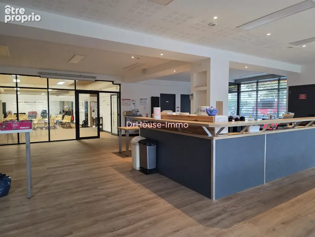 Commerce 600 m² à vendre à Villeneuve-D'ascq (59650) - photo 2