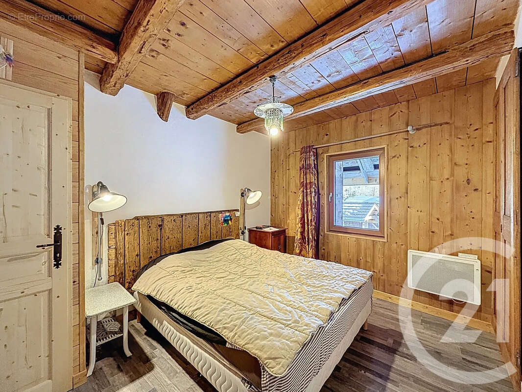 Maison à LA RIVIERE-ENVERSE